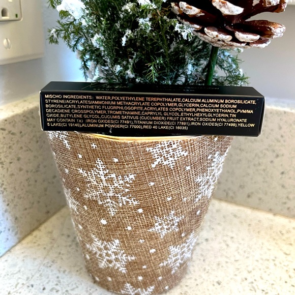 MISCHO BEAUTY liquid eyeshadow - Picture 4 of 4